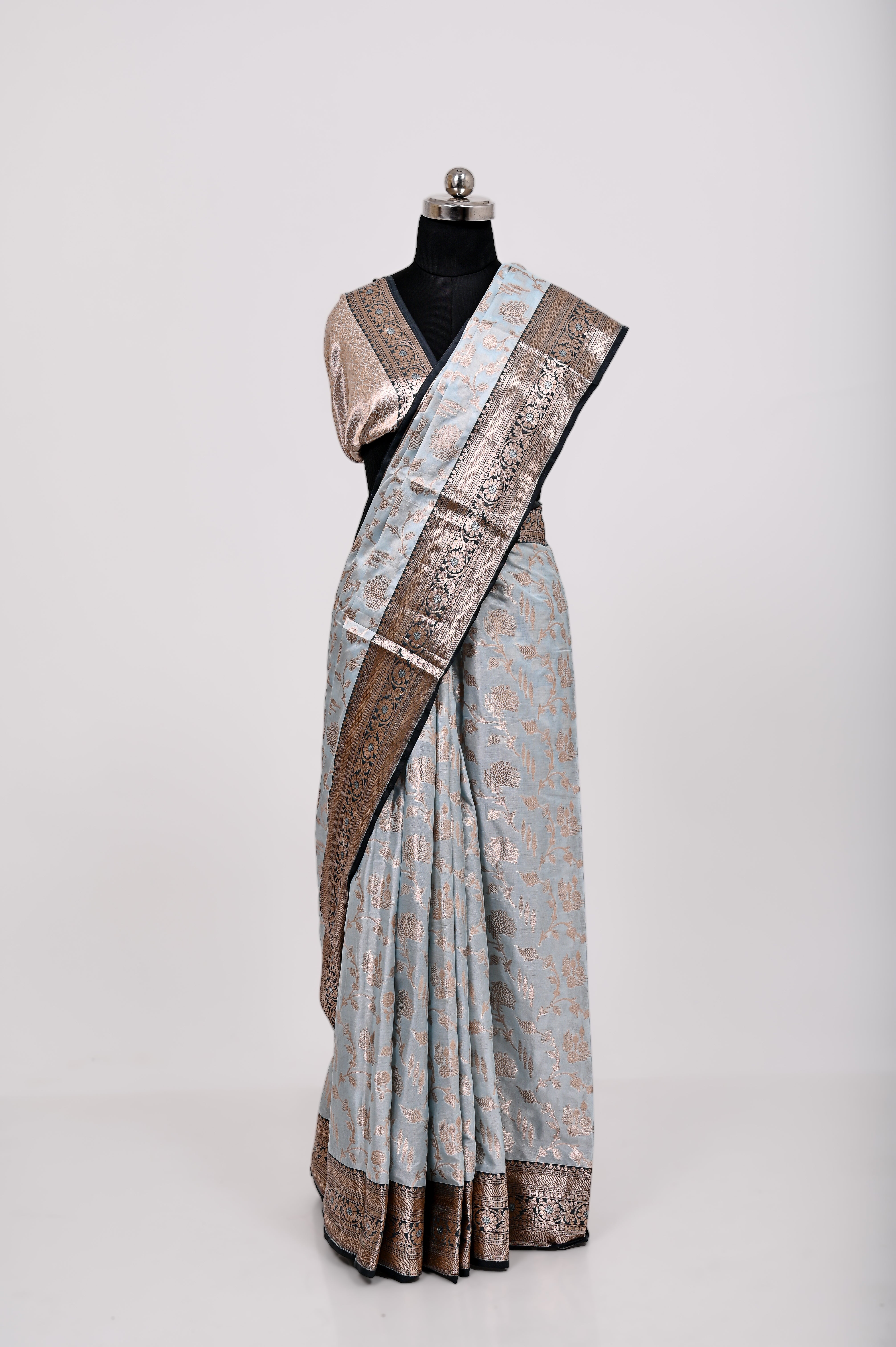 Fancy Paper Soft Silk Handwoven Contras Saree Light C-green & Black