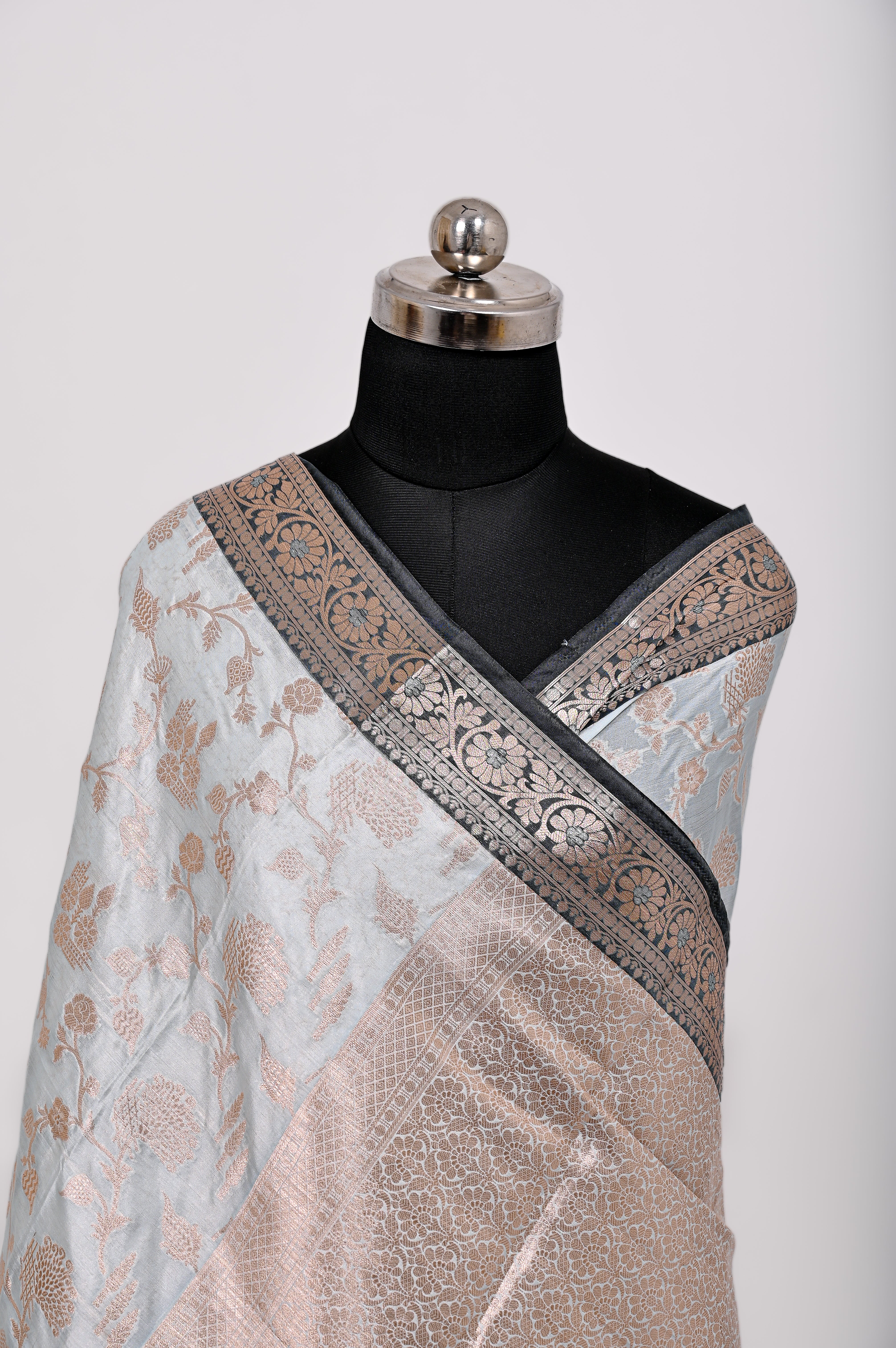 Fancy Paper Soft Silk Handwoven Contras Saree Light C-green & Black