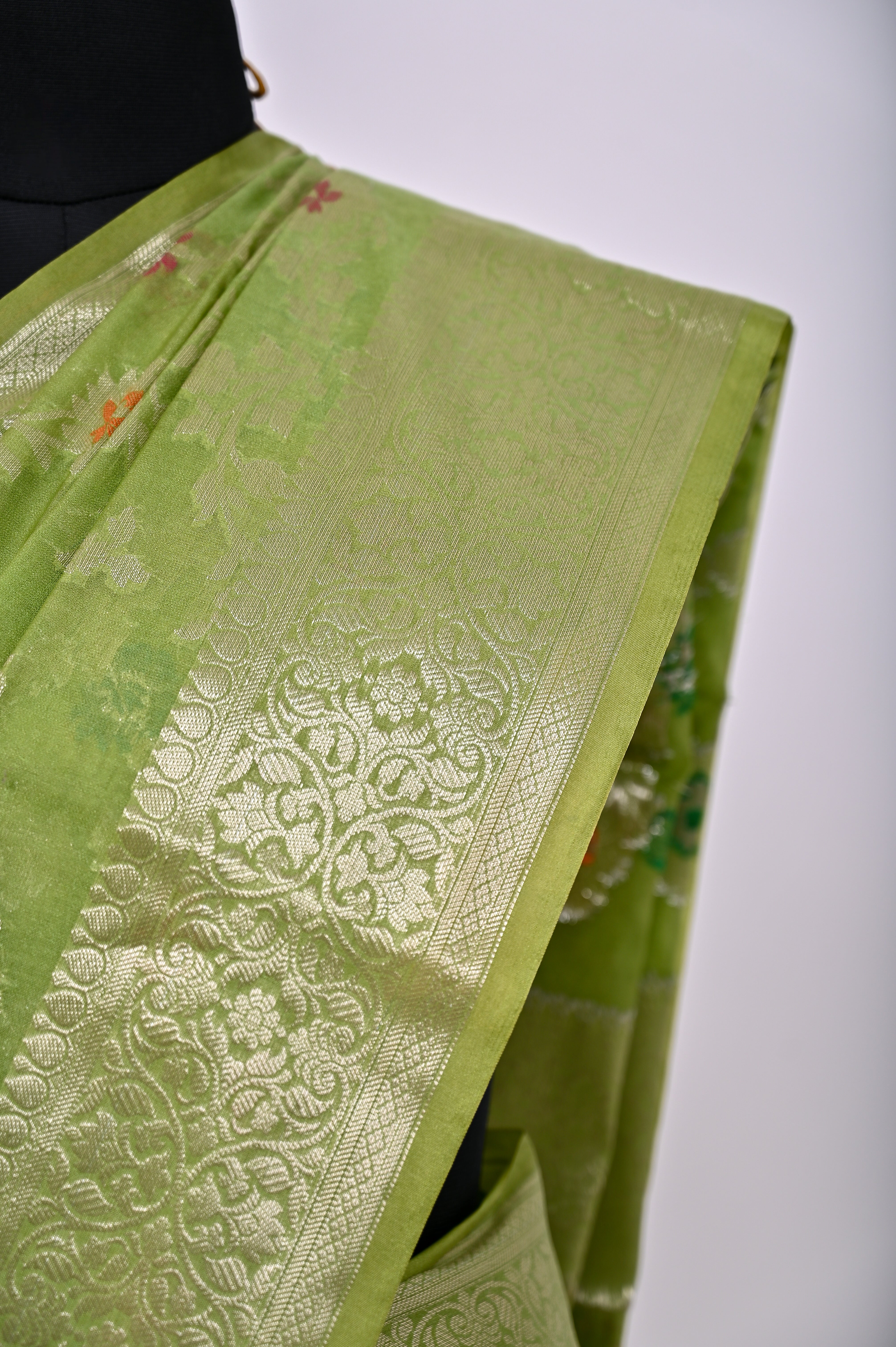 Pure Banarsi  Handloom Fancy Meenakari Alfi Georgett Silk Saree Mehndi